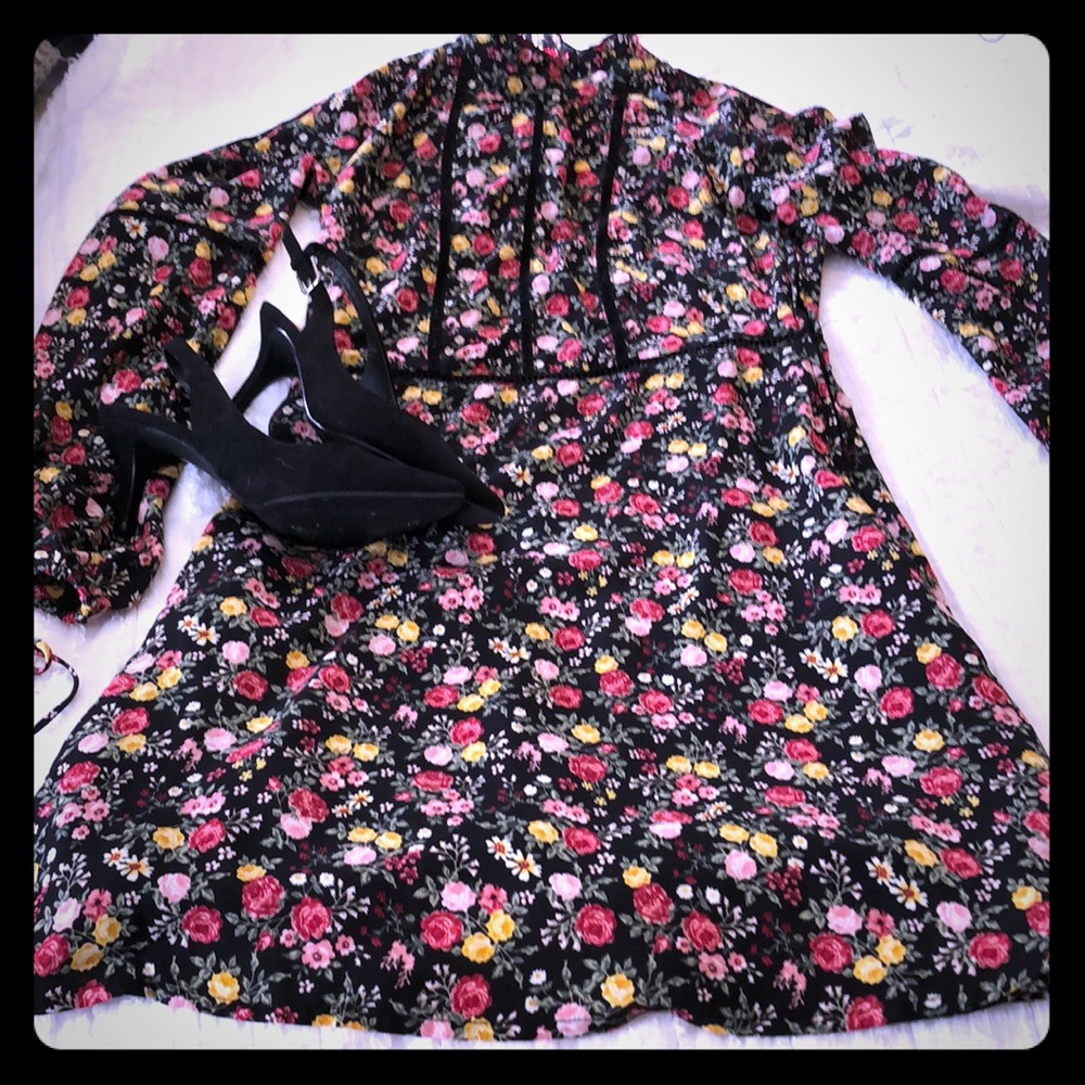 H&M divided retro mini